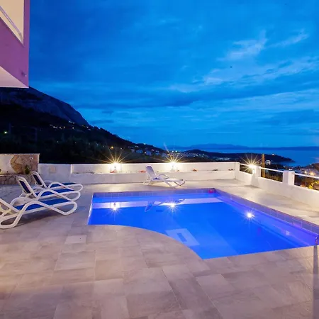 Sandra - With Pool * Makarska
